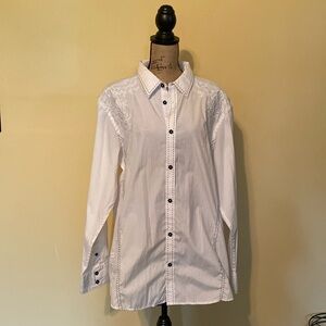 Roar button down